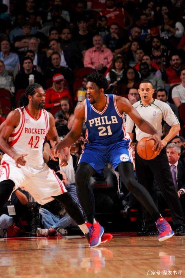 坚持战略自 坚持战略自