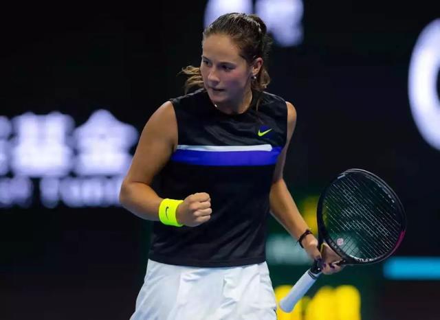 严密防守下 严密防守下