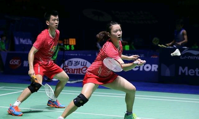 周琦在进攻 周琦在进攻